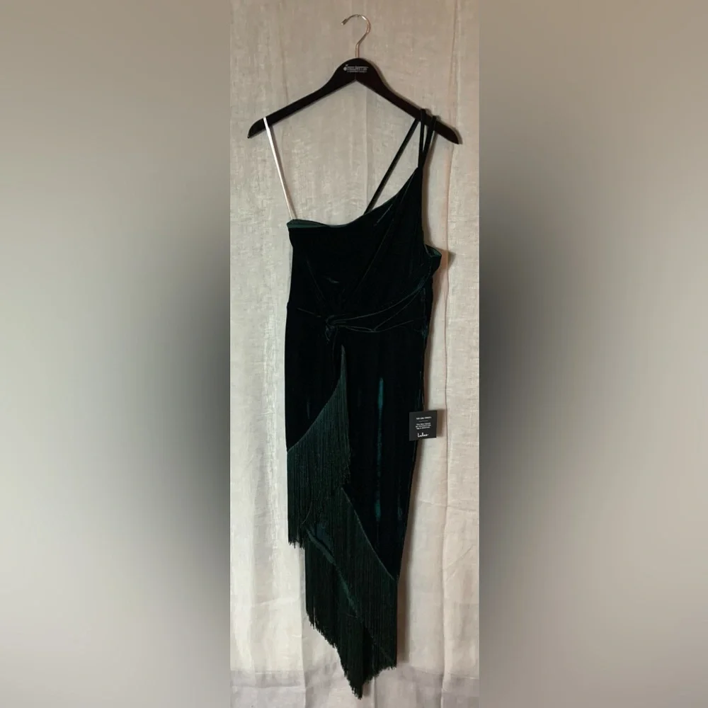 Lulus stunning dark